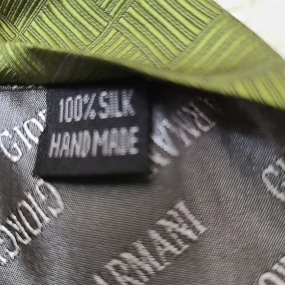 𝅺Giorgio Armani olive green 💯% silk tie, 59 inches long - Picture 4 of 5
